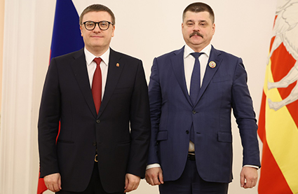 Вручение почётной награды Свеженцеву И.Н.